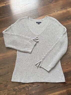 American Eagle Gray Ribbed V-Neck Sweater